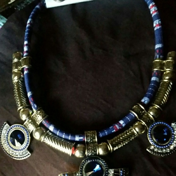 necklace - Picture 3 of 5